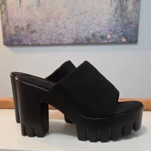 Stylish Black Platform Women Shoes